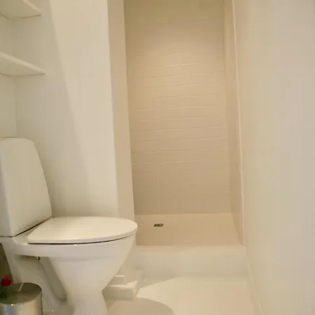 2-bed In Center *